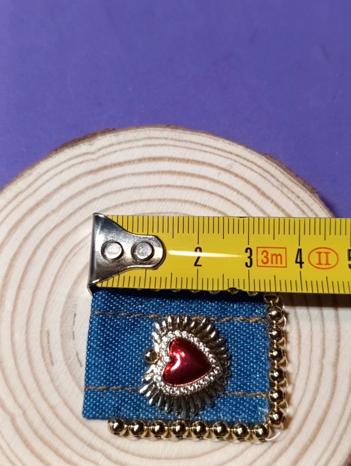 Charm artesanal Corazón Rojo y tela vaquera – Artesania 3