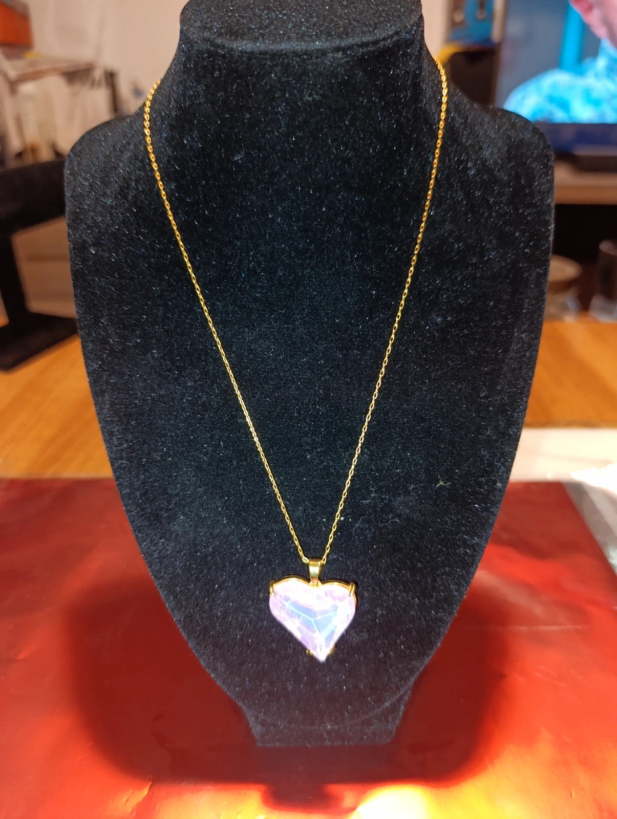 Collar acero dorado con Corazón acrilico rosado 48 cms – COLLAR 2