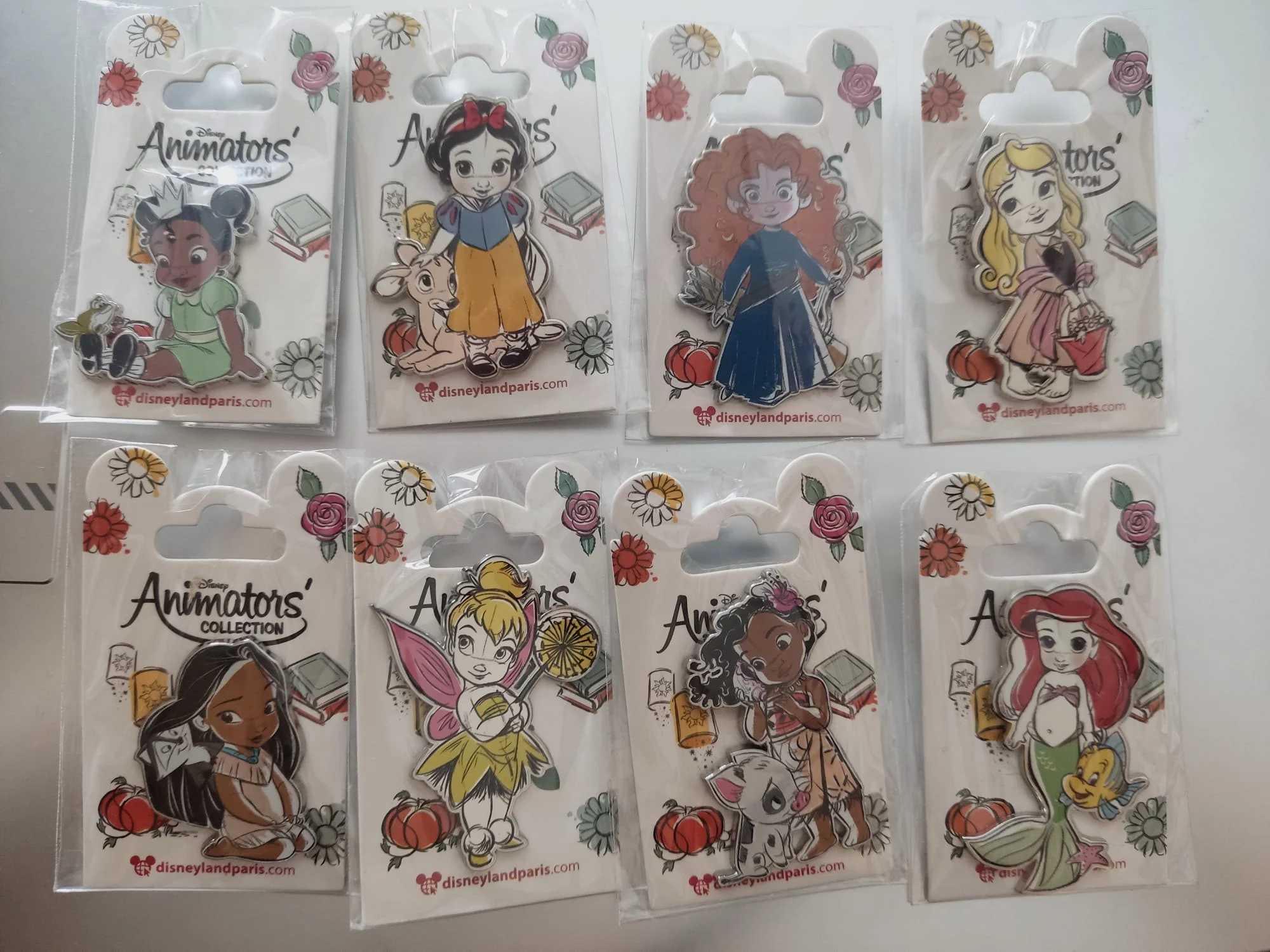 Coleccion 8 pins metalicos Disney Animators Collection Disneyland Paris