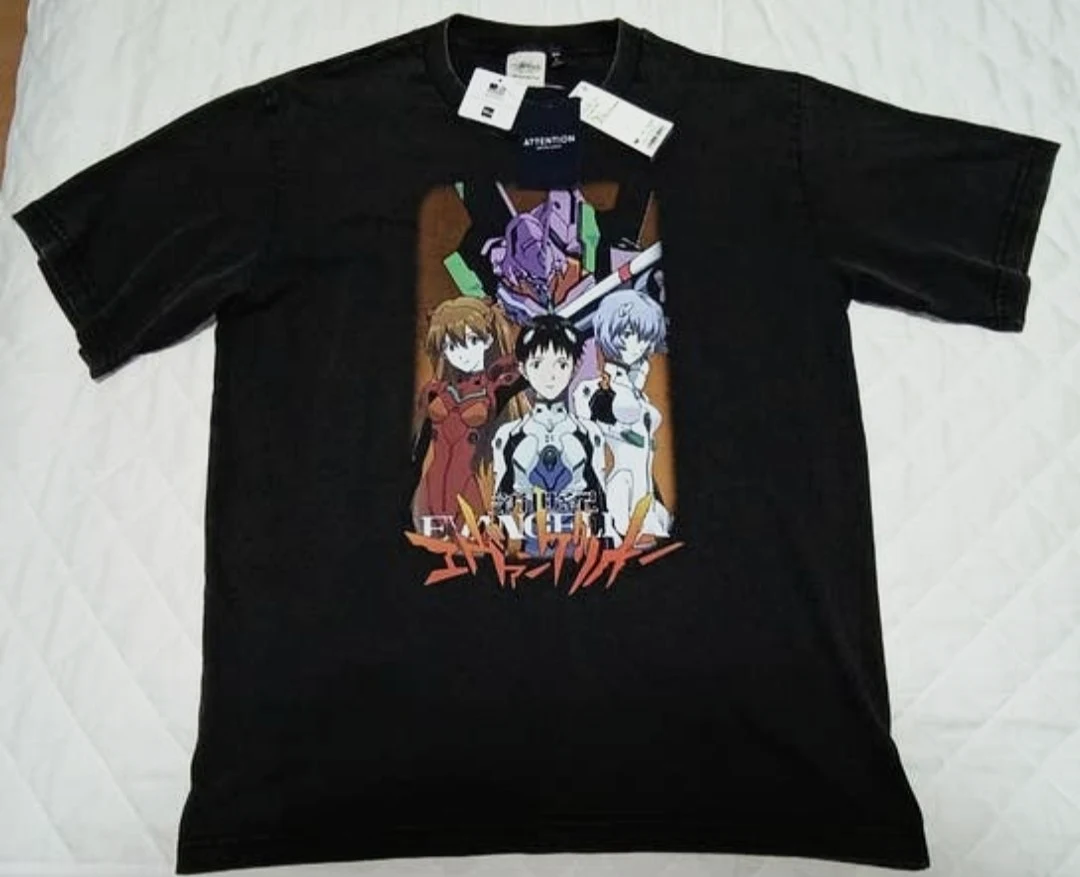 Camiseta gris oscura GU x Evangelion talla M