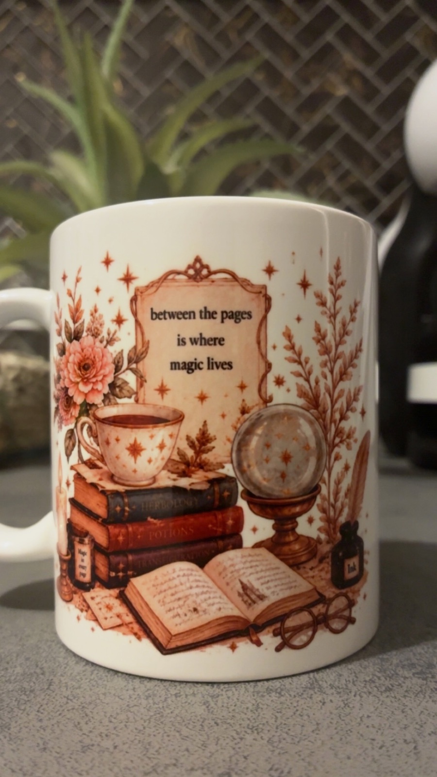 Mug en céramique illustration livresque magie – sans marque 5