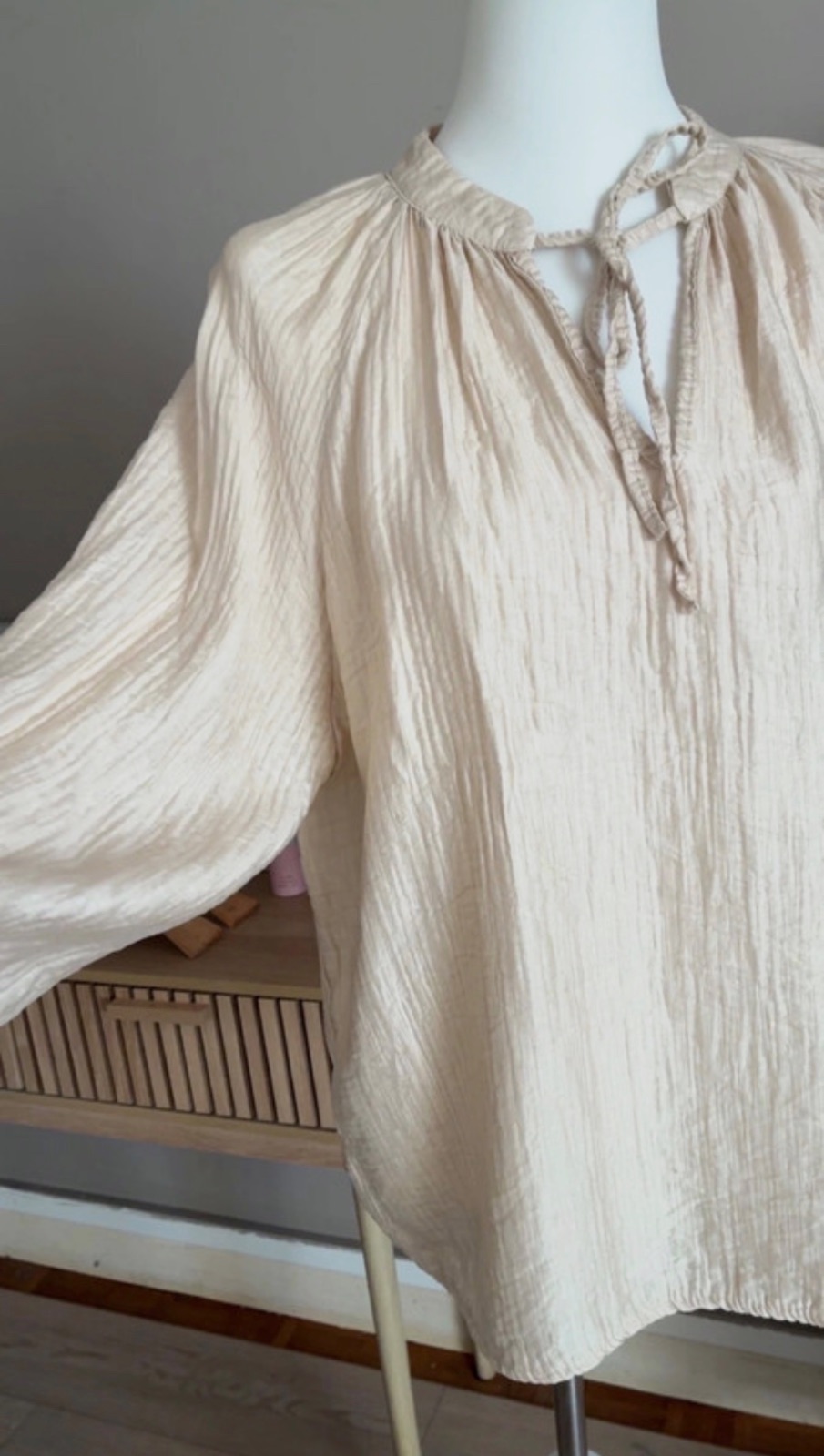 Blouse fluide texturée beige à nouer – Bellerina – taille Taille unique 4