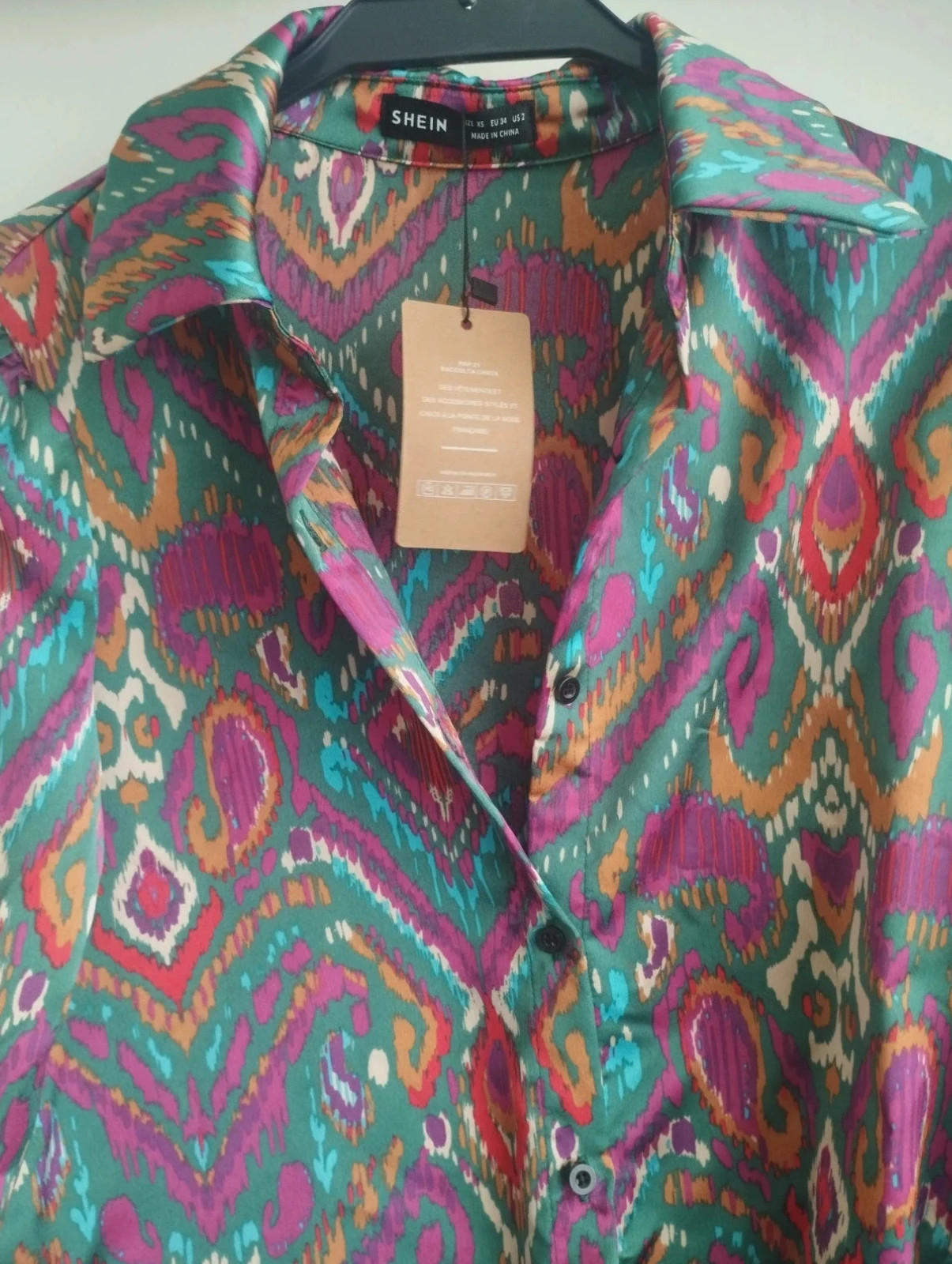 💎 Camisa Satinada Estampado Étnico Shein Frenchy - Talla XS (Nueva). Estilo vintage – Shein – taille XS / 34 / 6 5