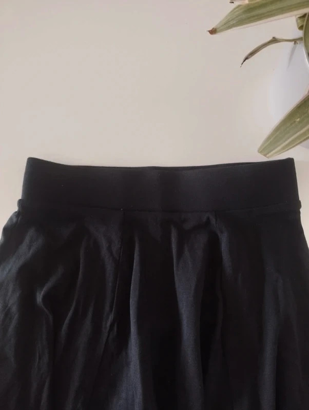 🖤 Falda skater negra de Bershka. Talla XS – Bershka – taille XS / 34 / 6 2