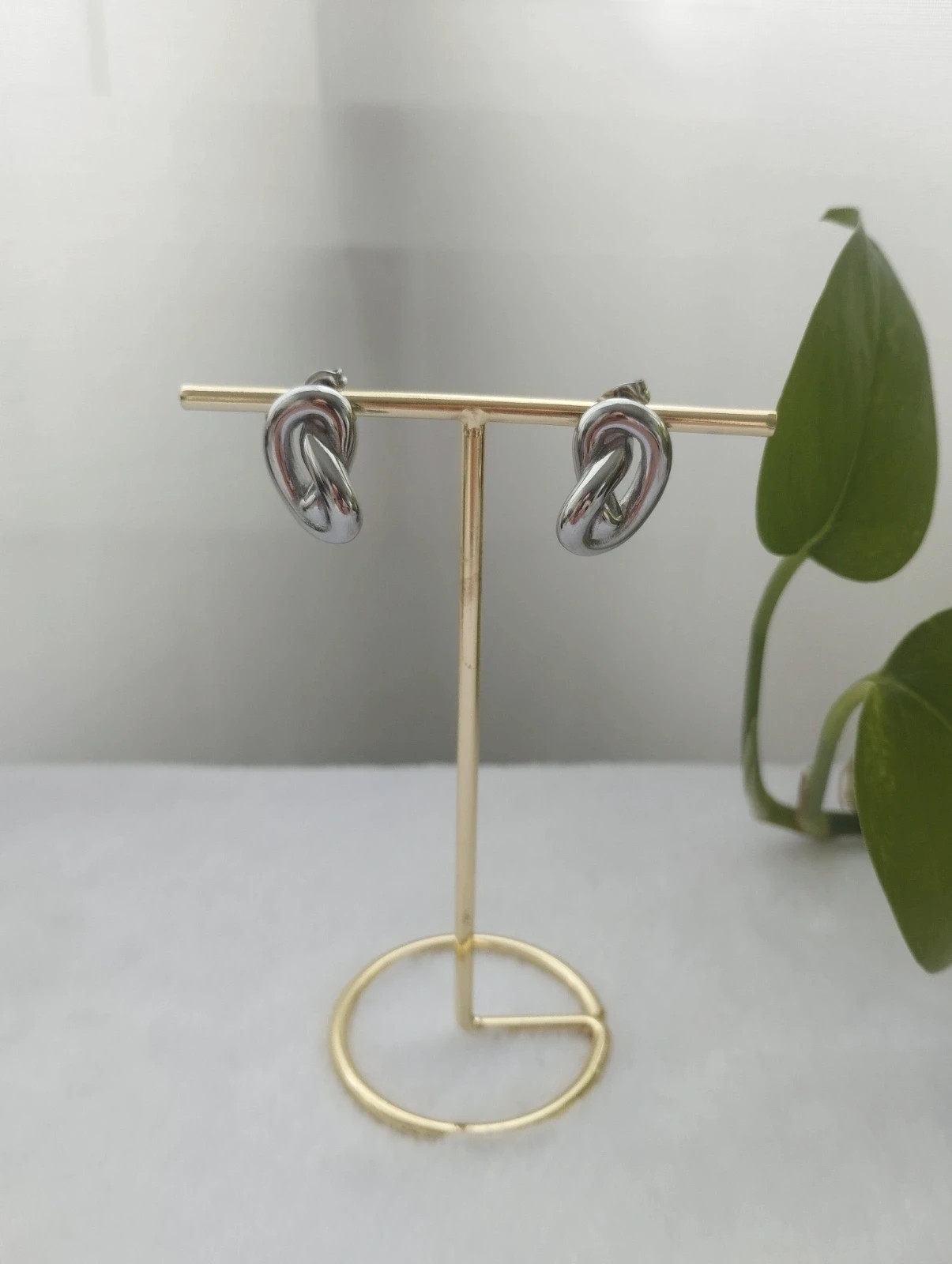 Pendientes nudo plateado. Acero inoxidable 5