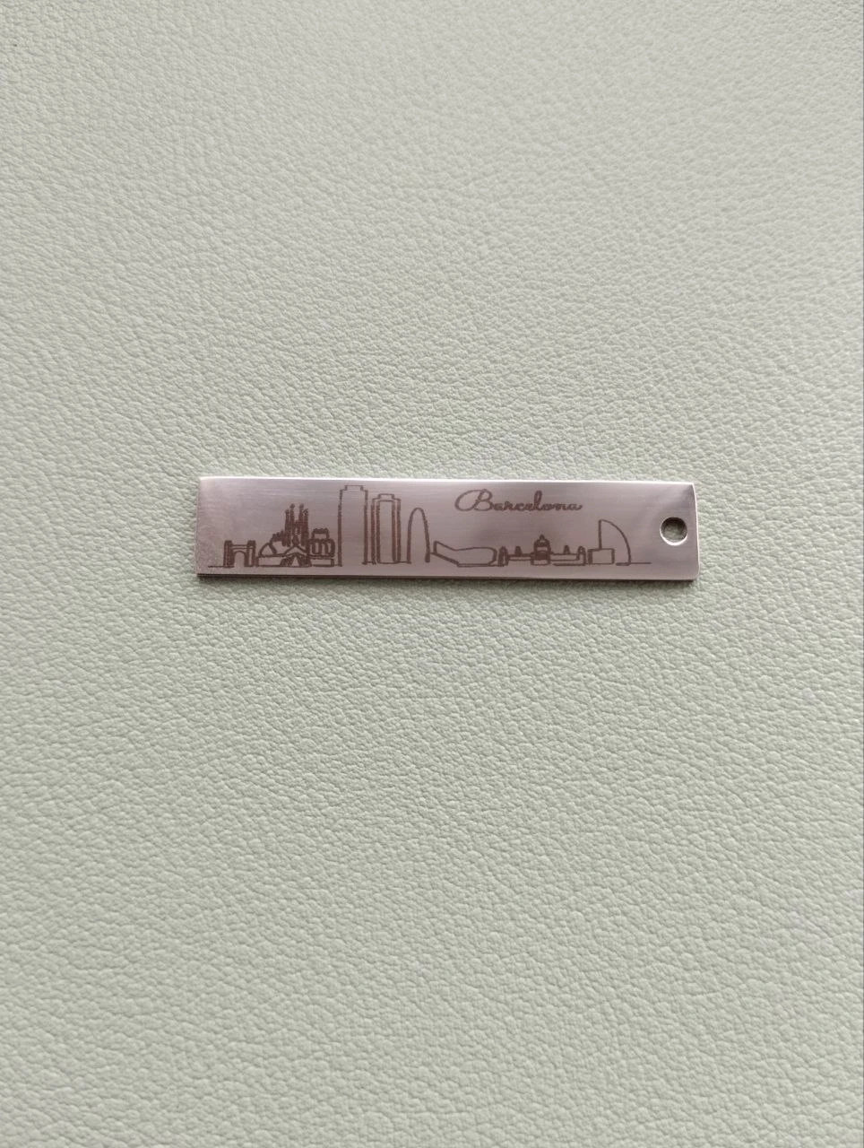 Dije- colgante Skyline Barcelona en Acero Inoxidable 2