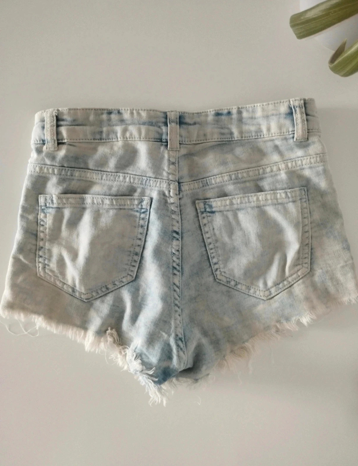 🌊 Shorts Vaqueros Nevados H&M Divided - Talla 32 (XS) - Estilo Y2K – H&M – taille XXS / 32 / 4 2