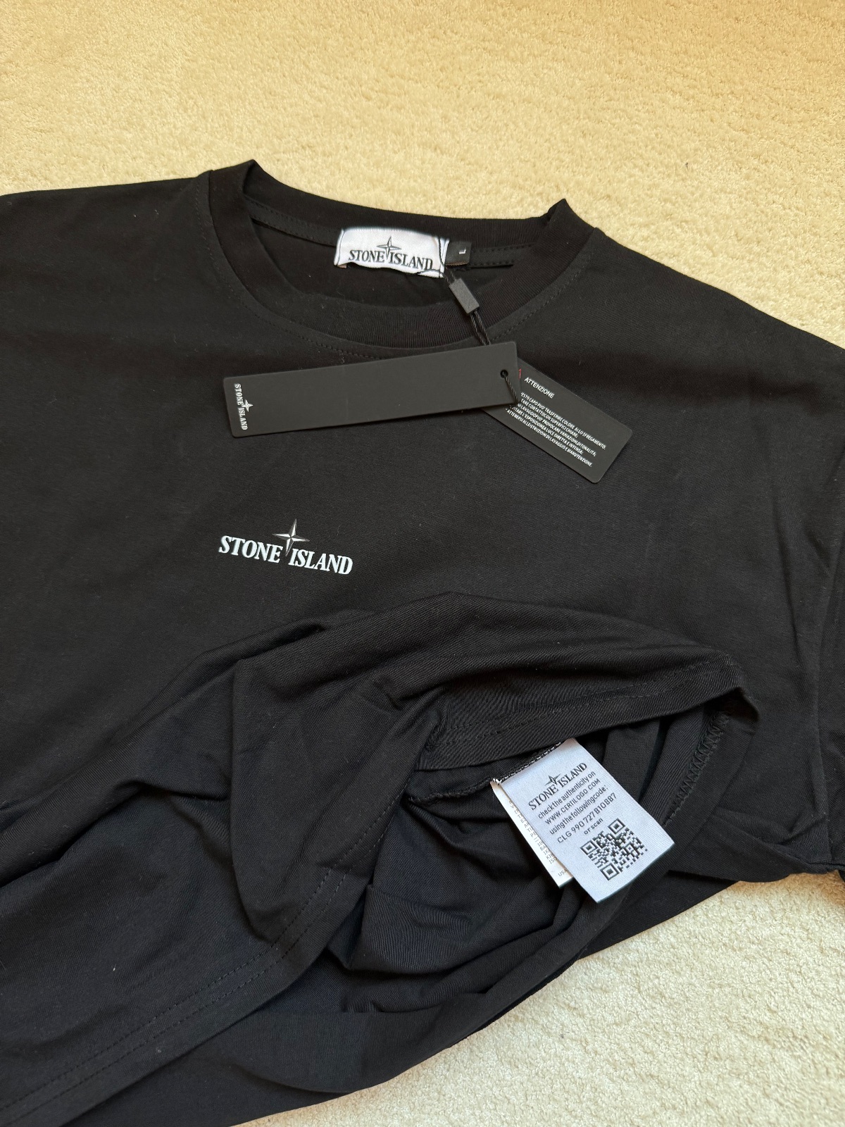 T-shirt noir Stone Island avec logo imprimé 3