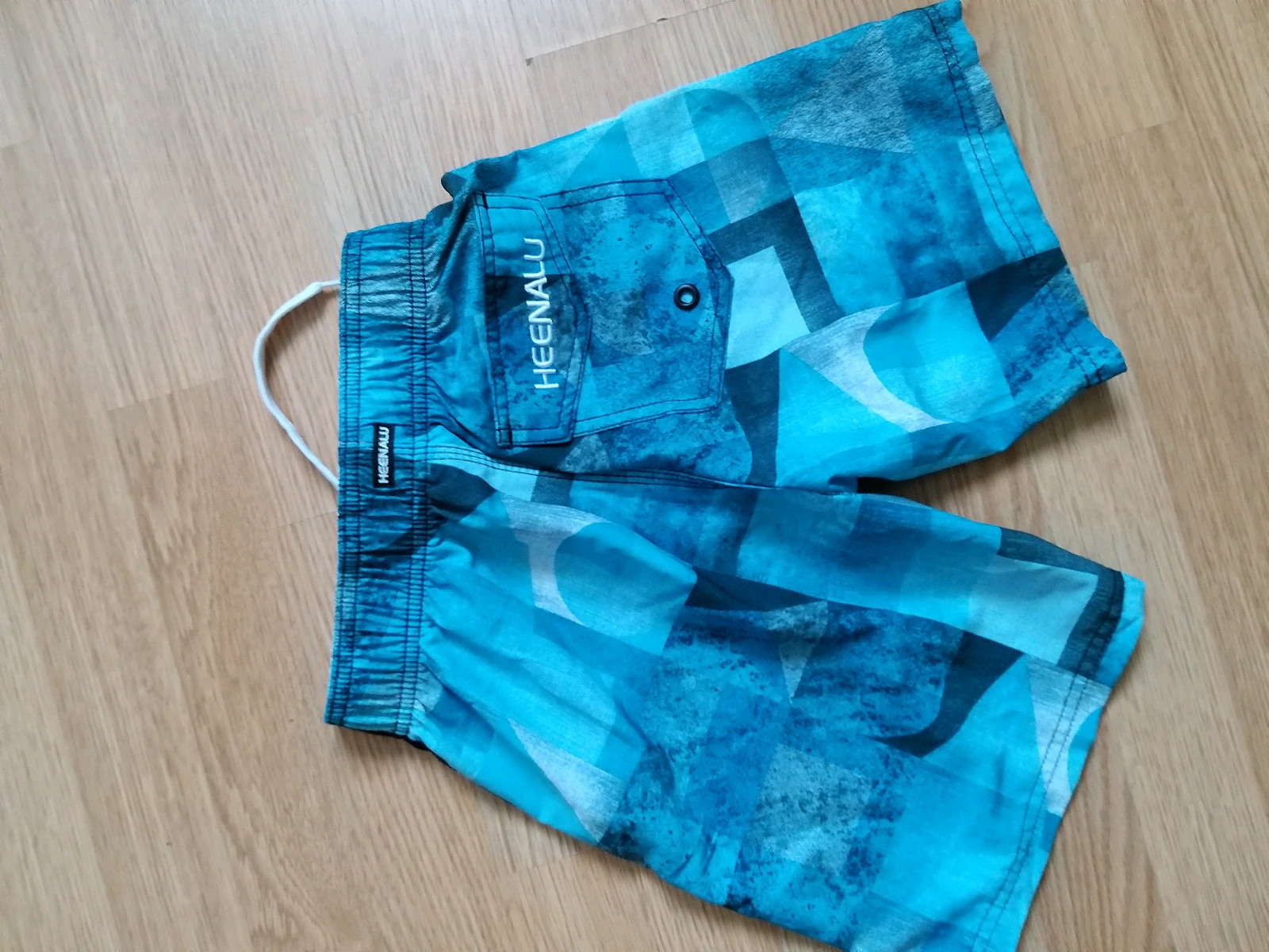 Short de plage – Hee nalu – taille 8 ans / 128 cm 2