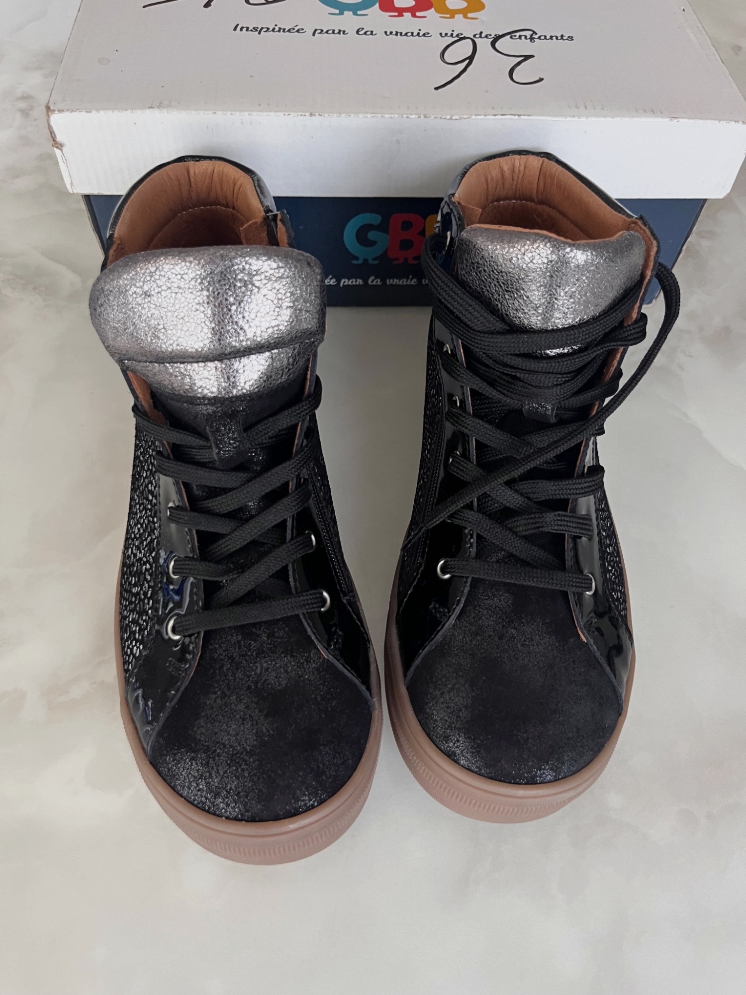 Chaussures baskets gbb