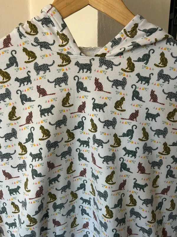 Sweat motifs chats – Fait Main – taille XS / 34 / 6 2
