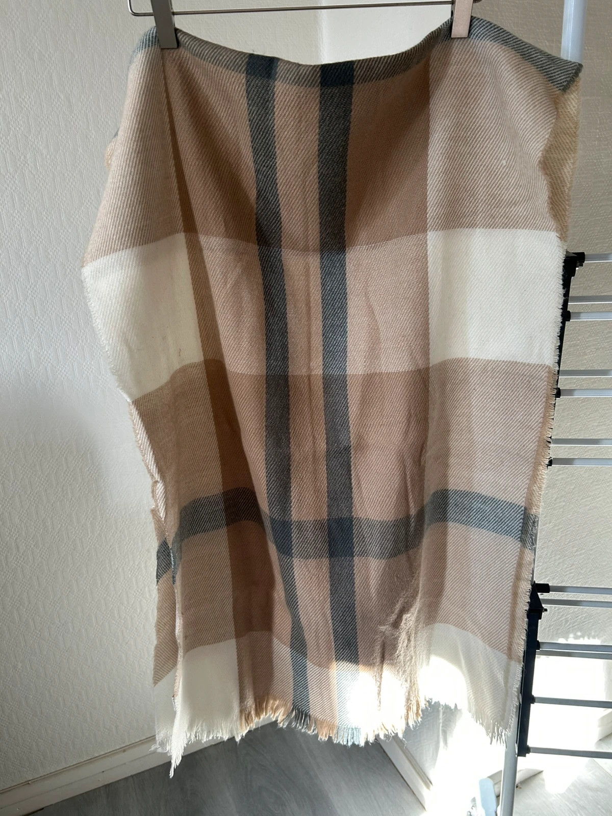 Écharpe beige Damart