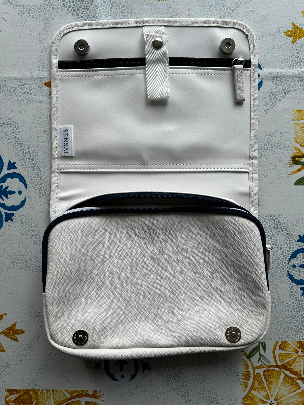 Pochette/trousse de toilette – Sensai 2