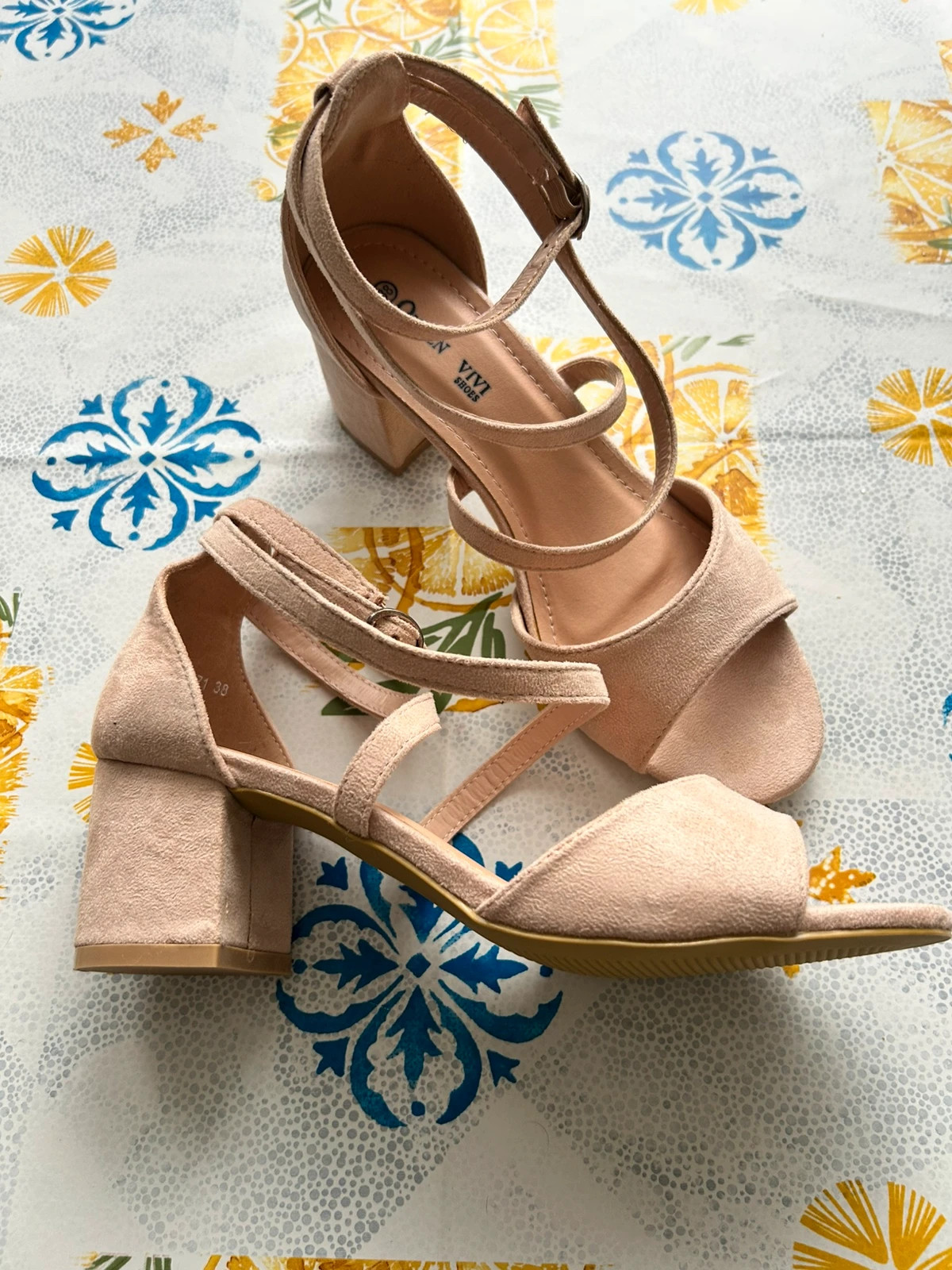 Chaussures ouvertes femme neuves – QUEEN VIVI – taille 38 2