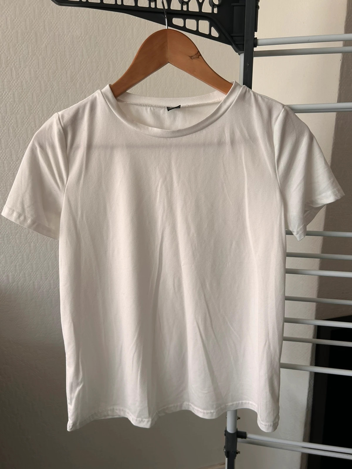 T-shirt blanc cassé Shein