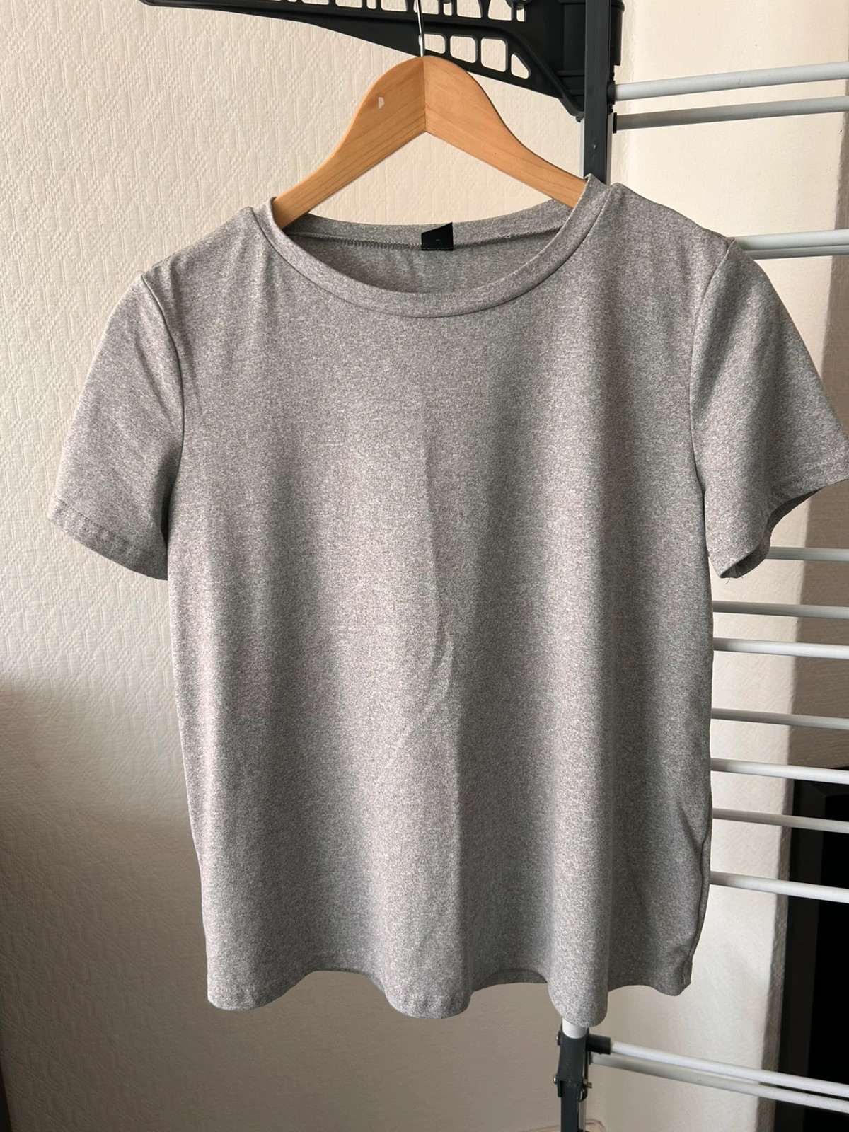 T-shirt gris Shein