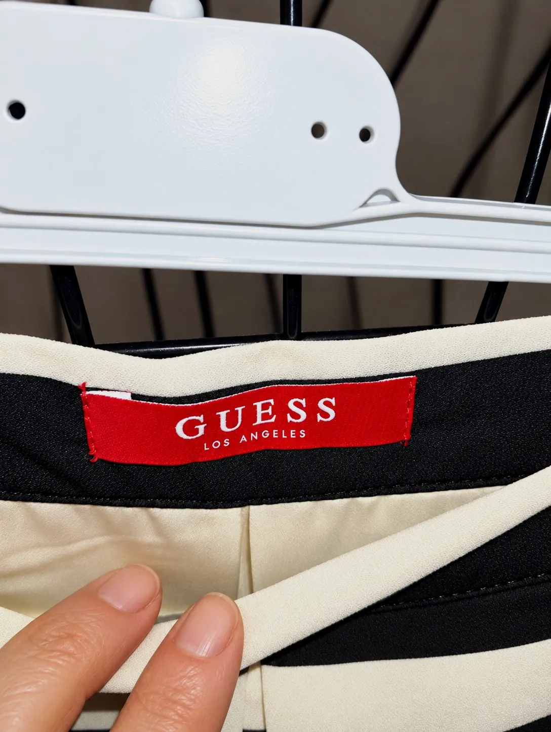 Jupe patineuse rayée noir et blanc Guess – Guess – taille M 4
