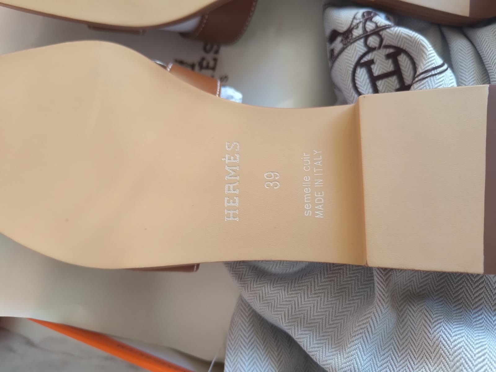 Chaussures Hermès cuir blanc 5
