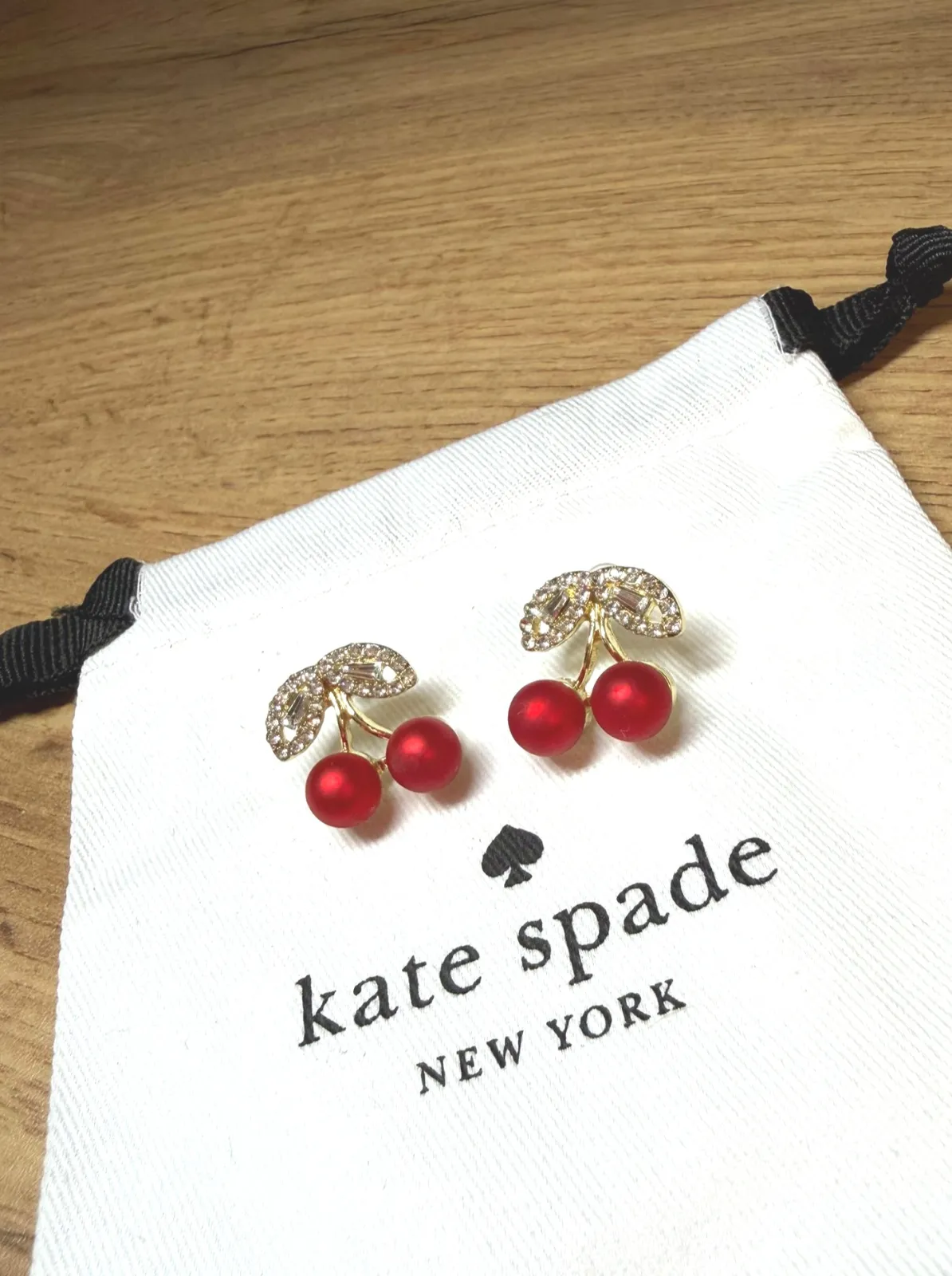 Boucles d'oreilles Kate Spade cerises rouges 4