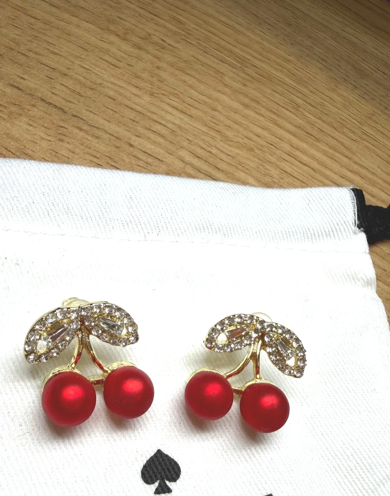 Boucles d'oreilles Kate Spade cerises rouges 3