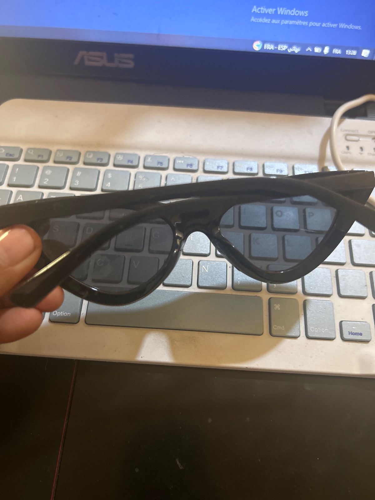 Lunettes de soleil cat-eye noires 3