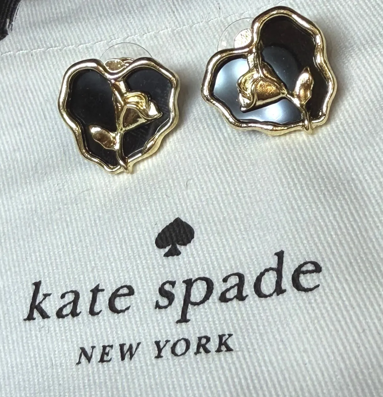 Kate Spade boucles d'oreilles cœur noir doré 3