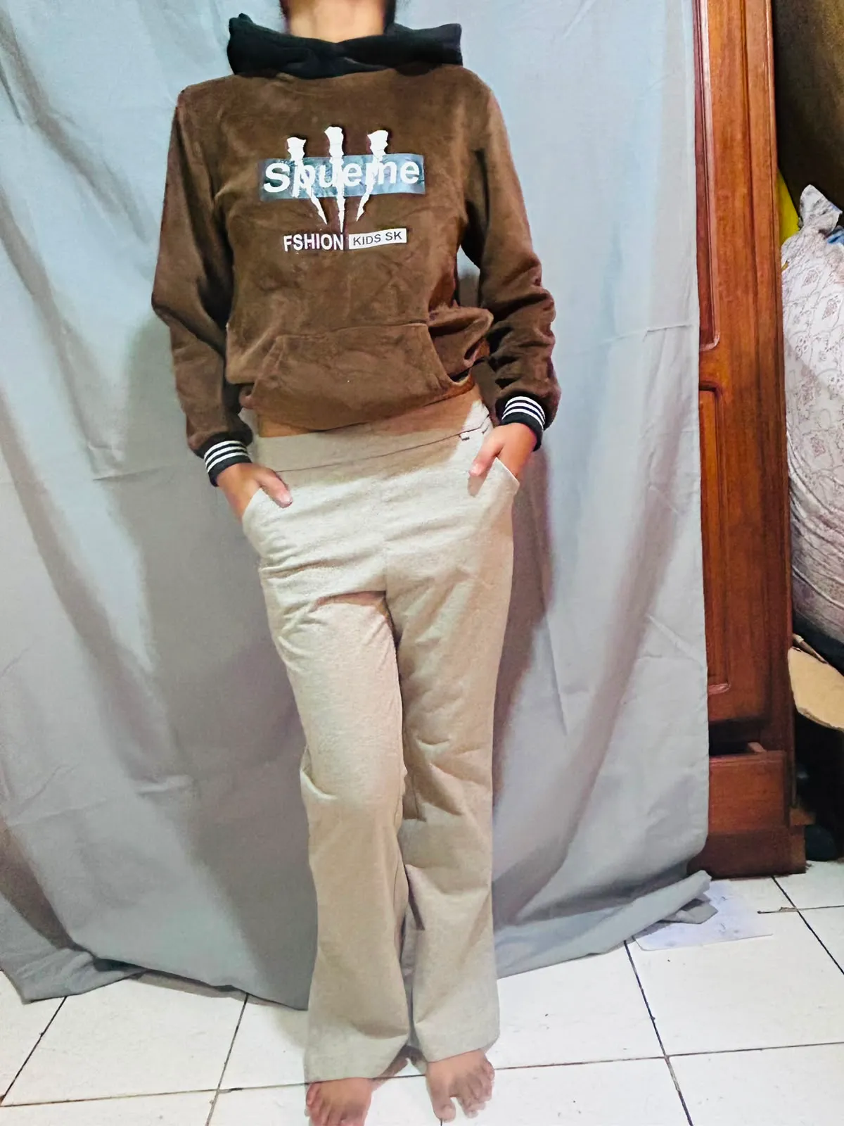 Pantaloni in velluto beige gamba larga 3