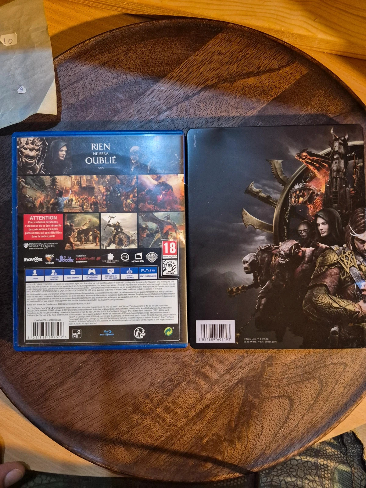 Jeu PS4 - La Terre du Milieu : L'Ombre de la Guerre + Boîtier FuturePak / Steelbook 2