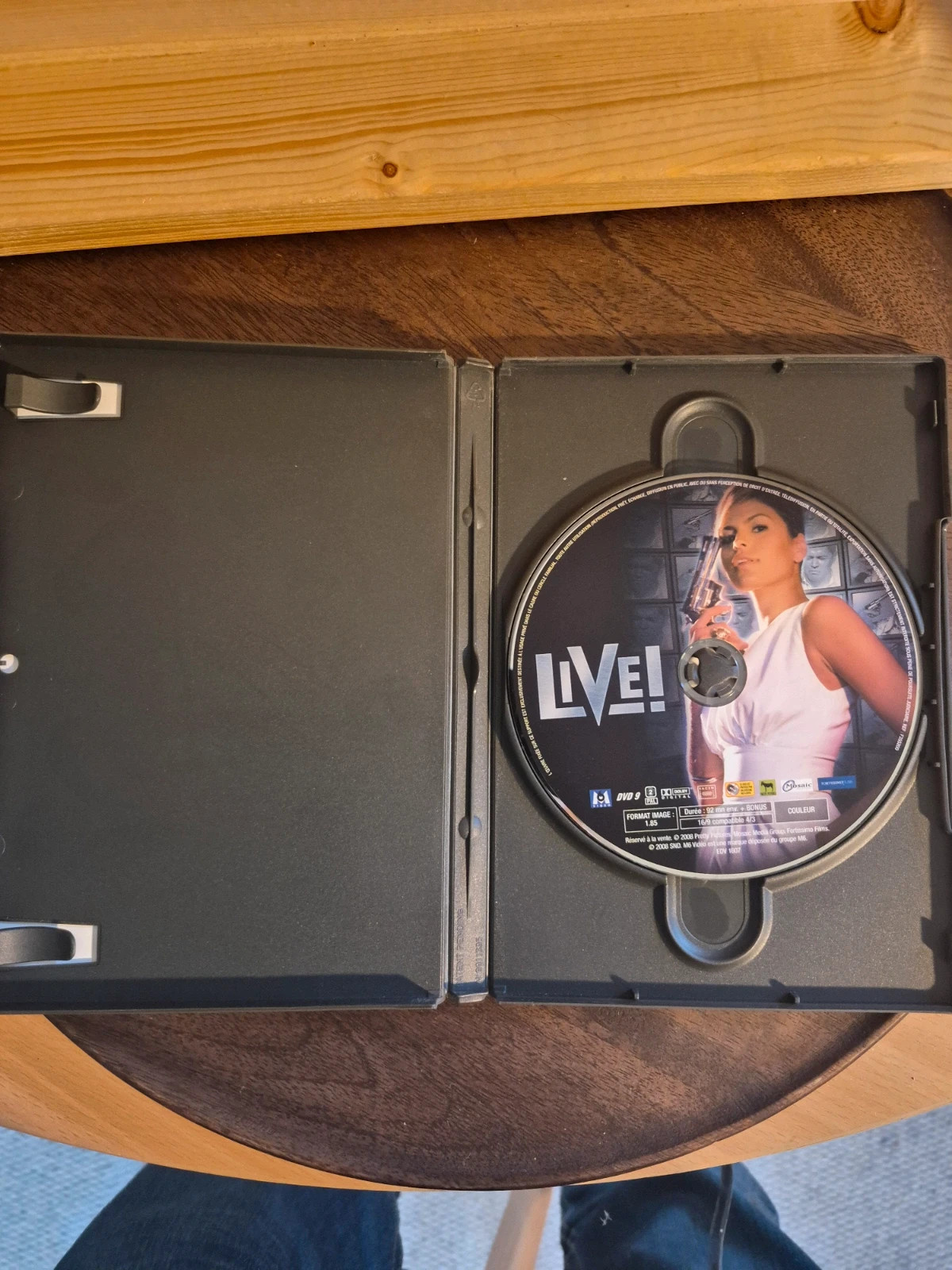DVD Live ! avec Eva Mendes - Thriller / Satire 4