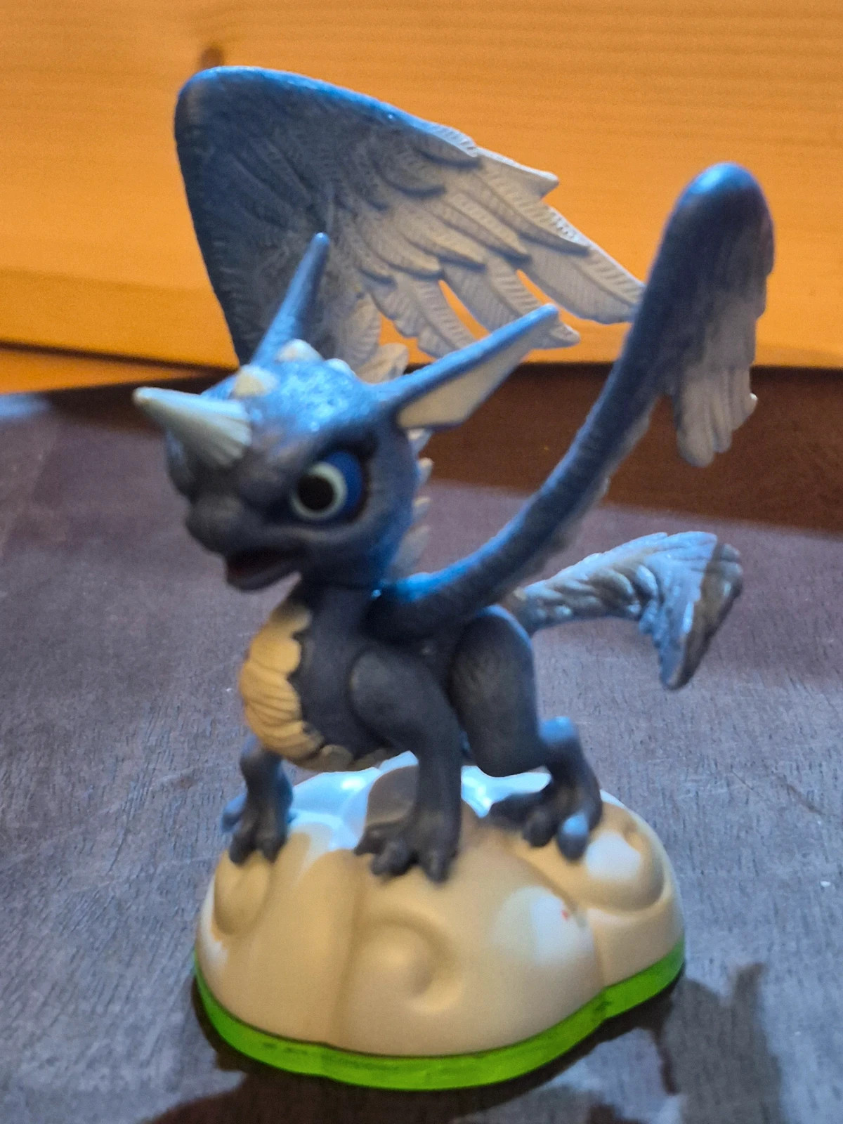 Pack Complet Figurine Skylanders Spyro's Adventure - Whirlwind (Série 1) + Carte & Sticker – Skylanders 4
