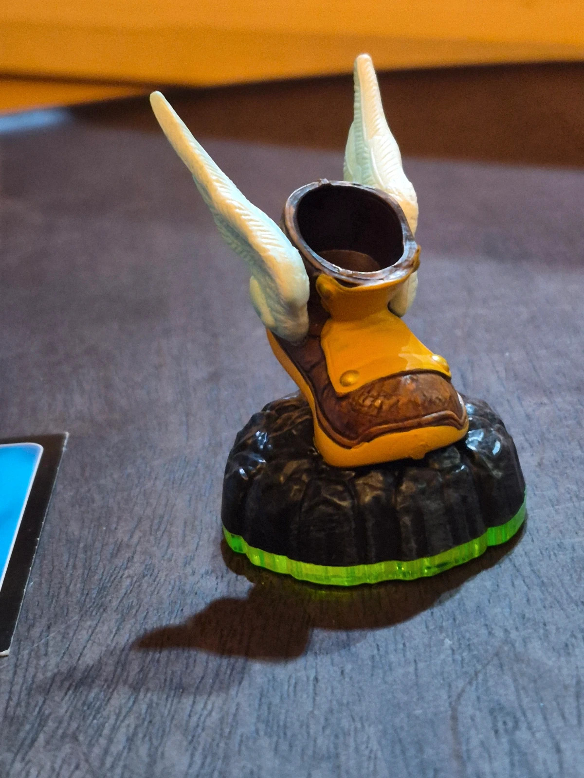 Figurine Skylanders Winged Boots (Botte Ailée) + Carte Topps FR – Skylanders 3
