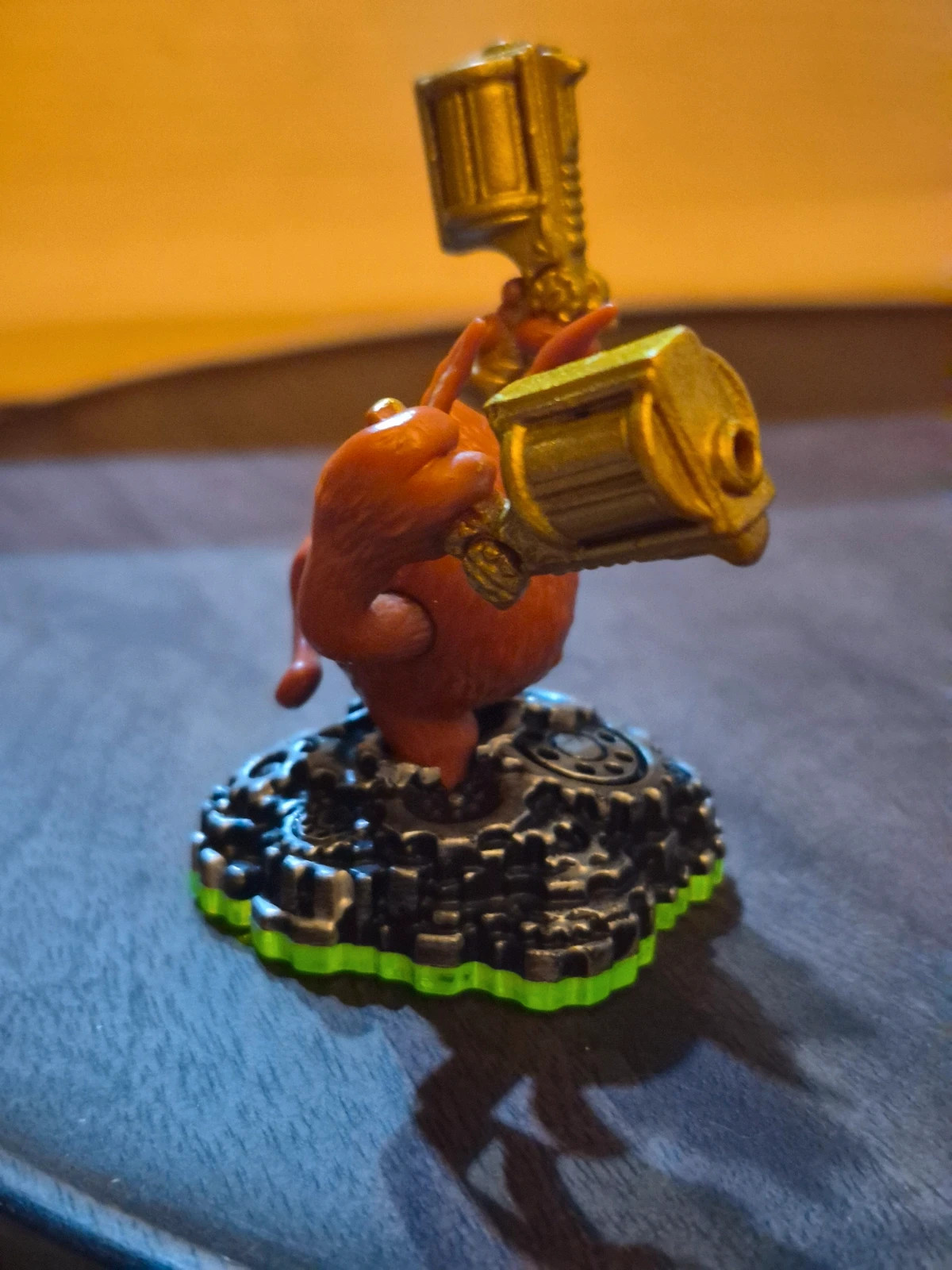 Lot Figurine Skylanders Trigger Happy + Carte officielle & Autocollant Giants – Skylanders 4