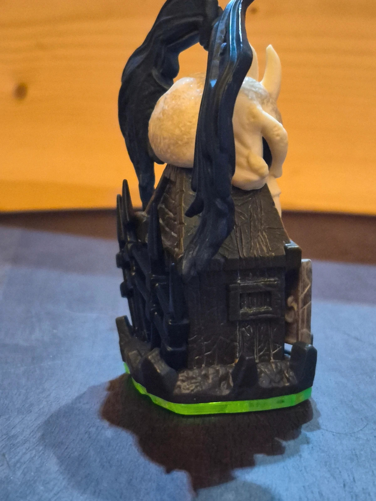 Figurine Skylanders Crypte Noire (Darklight Crypt) + Carte officielle FR – Skylanders 5