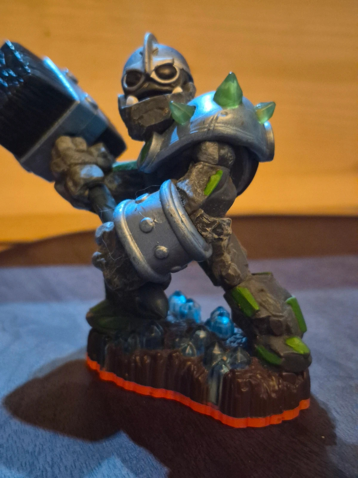 Figurine Skylanders Giants - Crusher (Avec Carte + Autocollant) – Skylanders 3