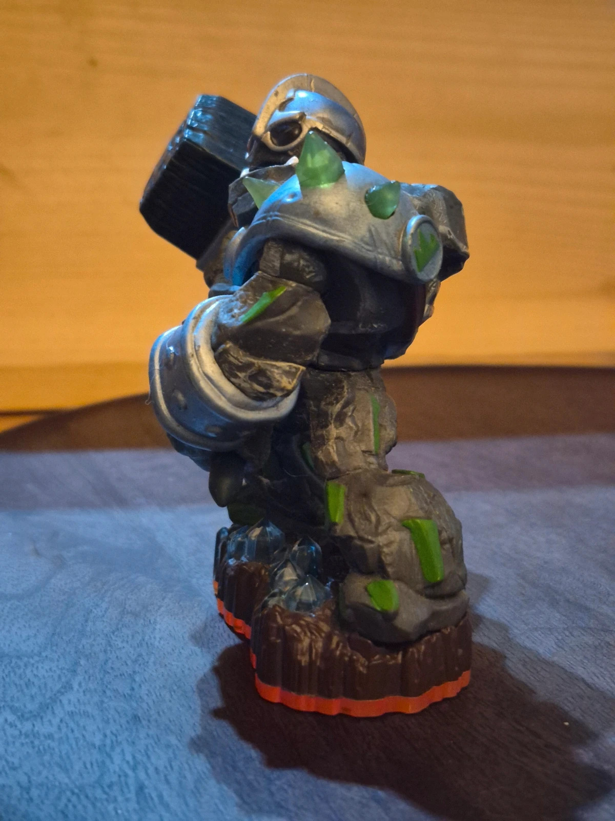 Figurine Skylanders Giants - Crusher (Avec Carte + Autocollant) – Skylanders 4