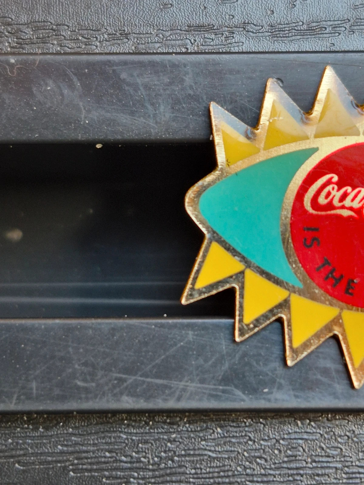 Pin's Vintage Coca-Cola - Collection "Is The Music" - Années 90 – Coca-Cola 3