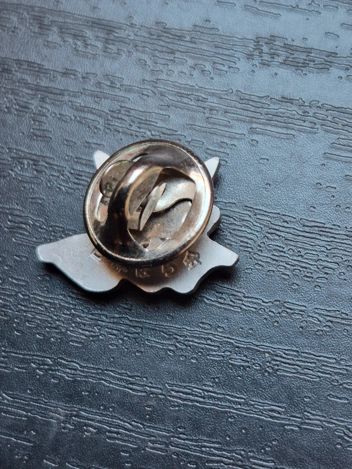 Pin's broche rose sculpté métal argenté – Japan Rose Society vintage – Ballou – Rose 4