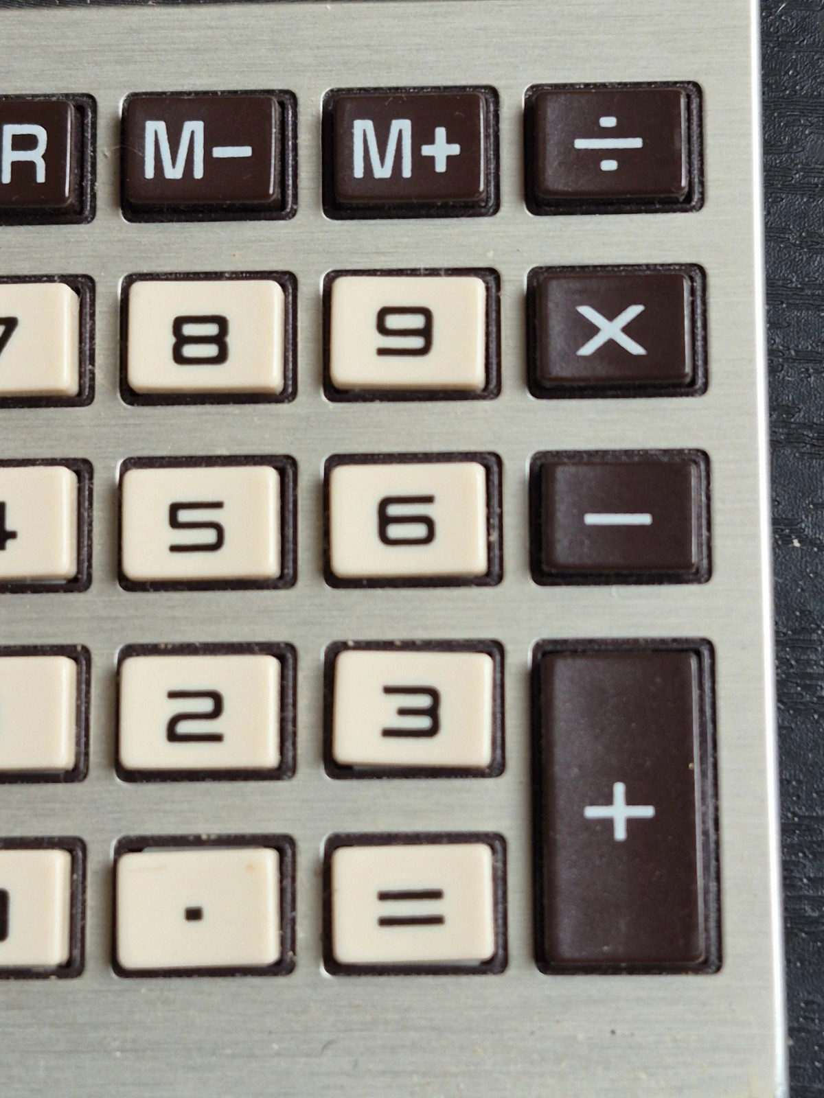Calculatrice vintage Tandy EC-444 solaire/batterie + étui d'origine années 80 – TANDY 4