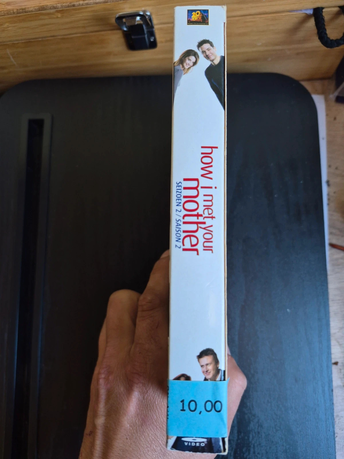coffret DVD de la saison 2 de la série culte "How I Met Your Mother" (Comment je l'ai rencontrée). 4