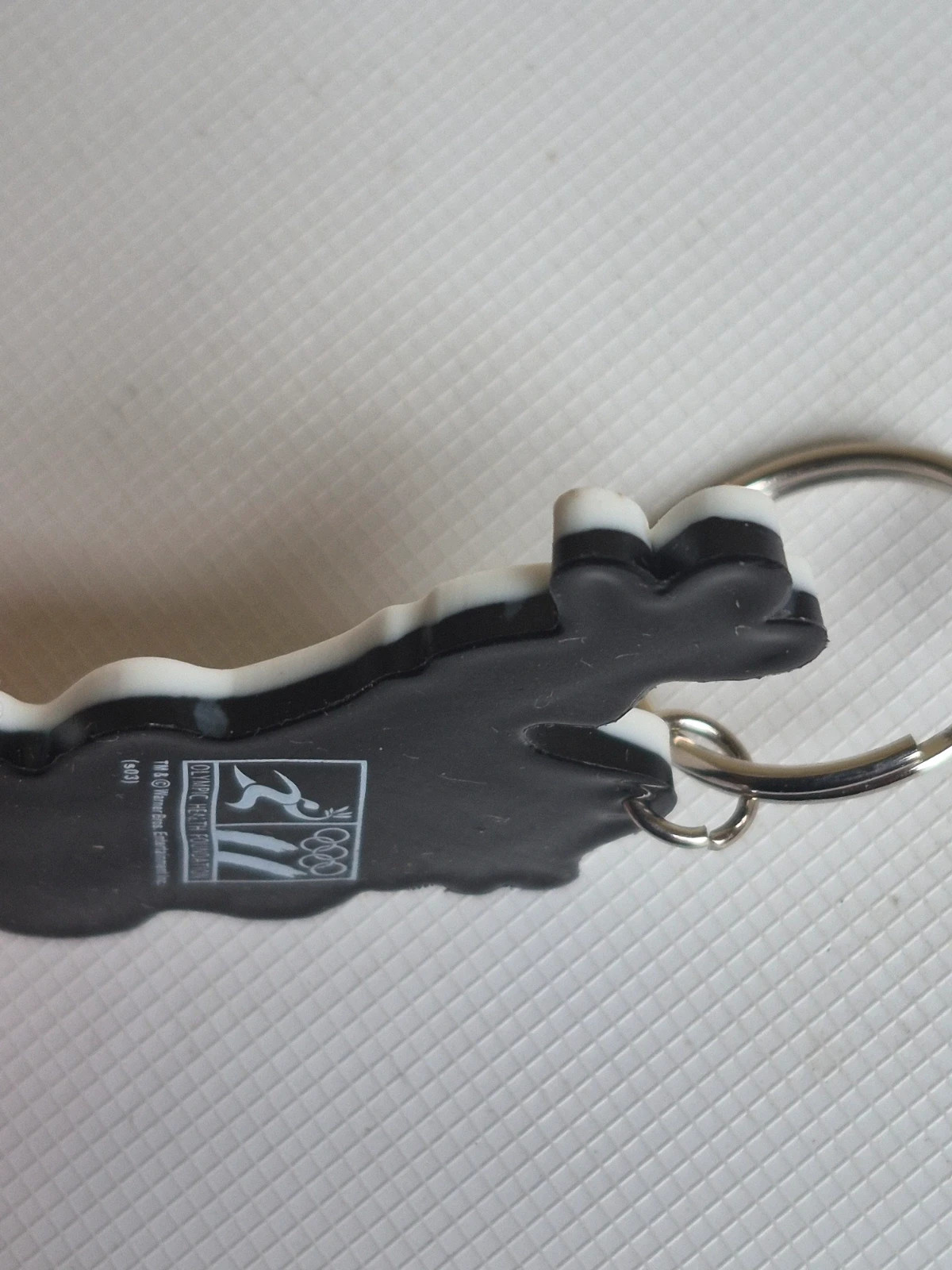 Porte-clés Vintage Bugs Bunny Football - Warner Bros Jeux Olympiques 1996 – Warner Bros. 4