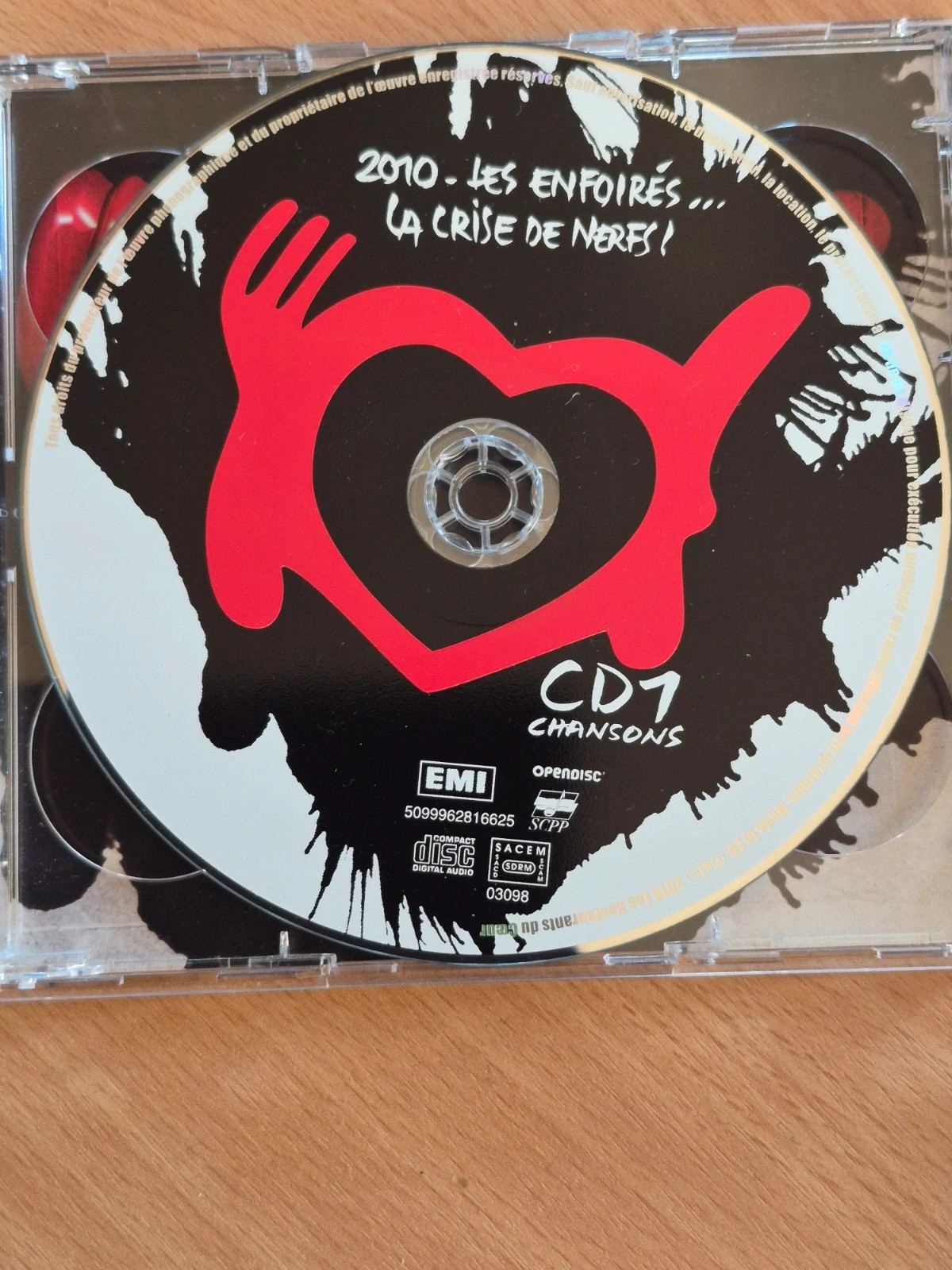 Double CD Les Enfoirés 2010 - La Crise de Nerfs ! 5
