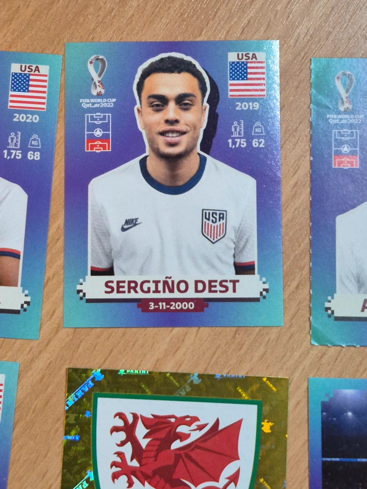 Lot de 17 autocollant panini coupe du monde 2022 – Panini 5