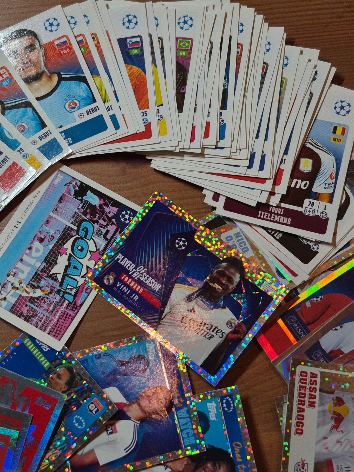 Lot de 116 autocollants panini champions league 204/25 – Topps 4