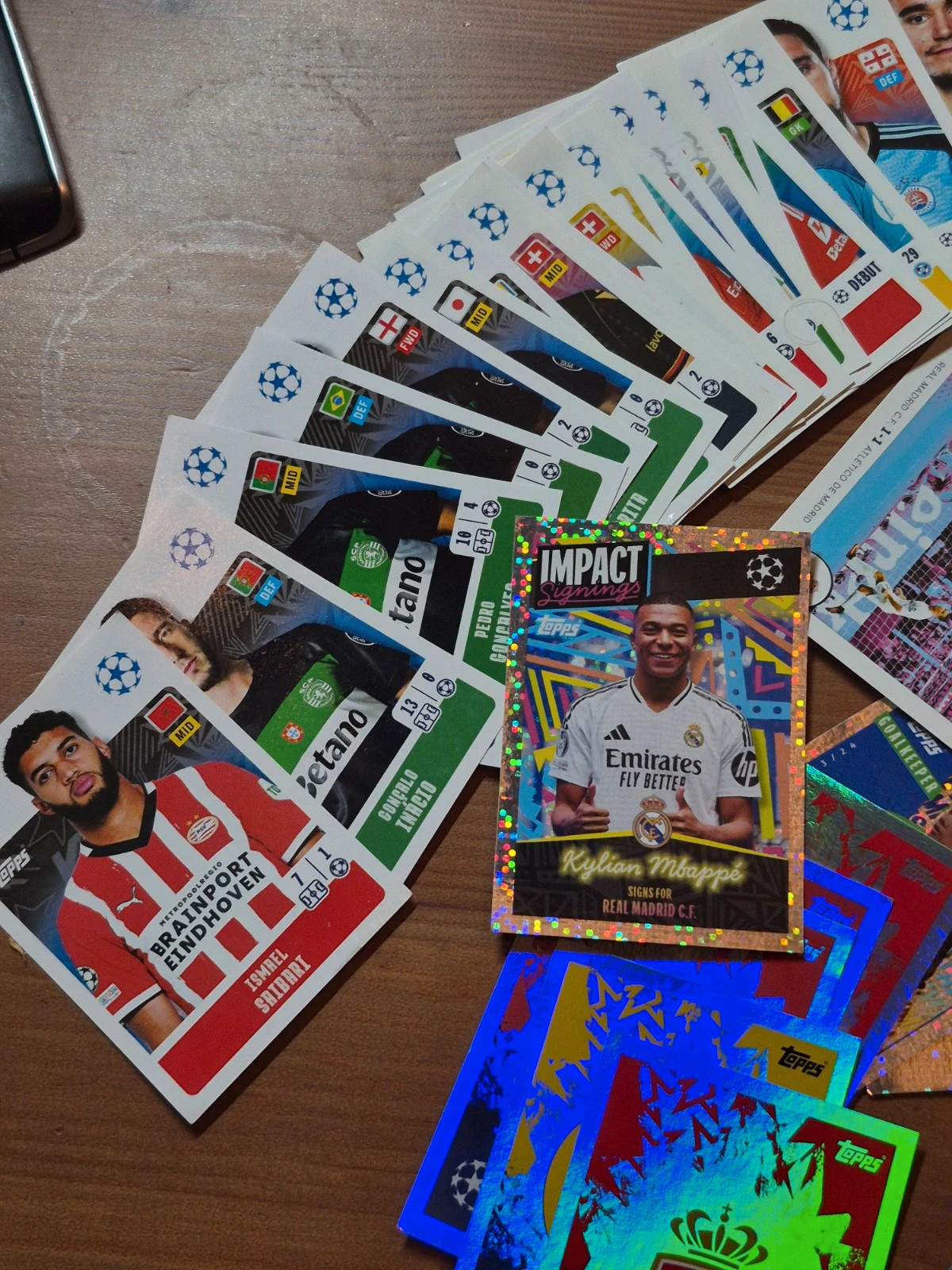 Lot de 116 autocollants panini champions league 204/25 – Topps 2