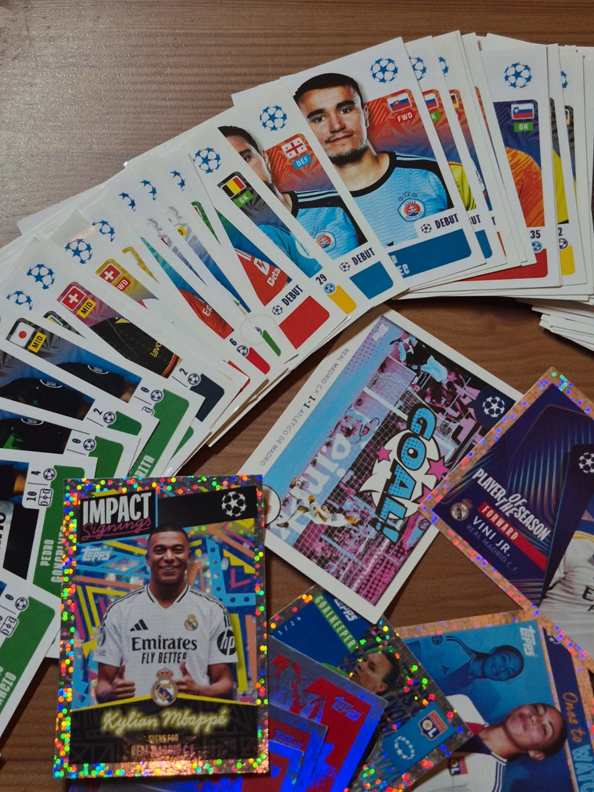 Lot de 116 autocollants panini champions league 204/25 – Topps 3