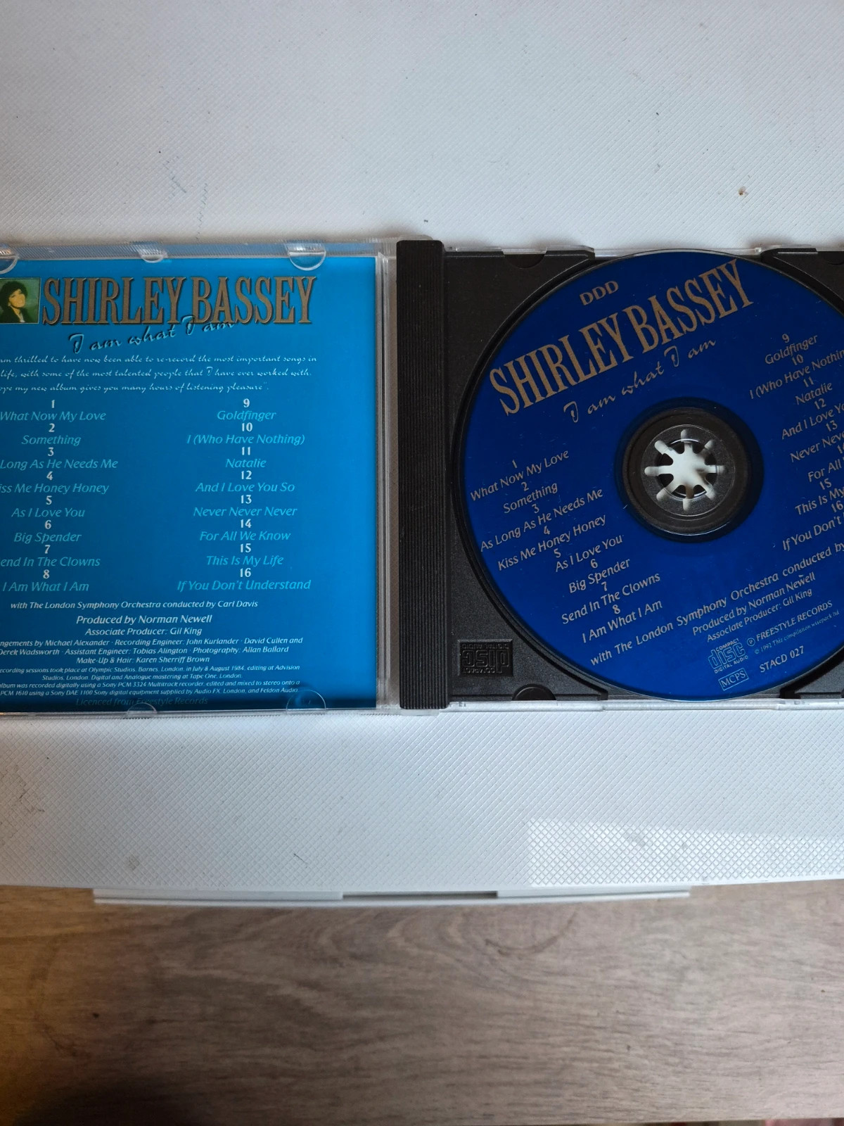 Cd audio shirley bassey ( i am what i am) 3