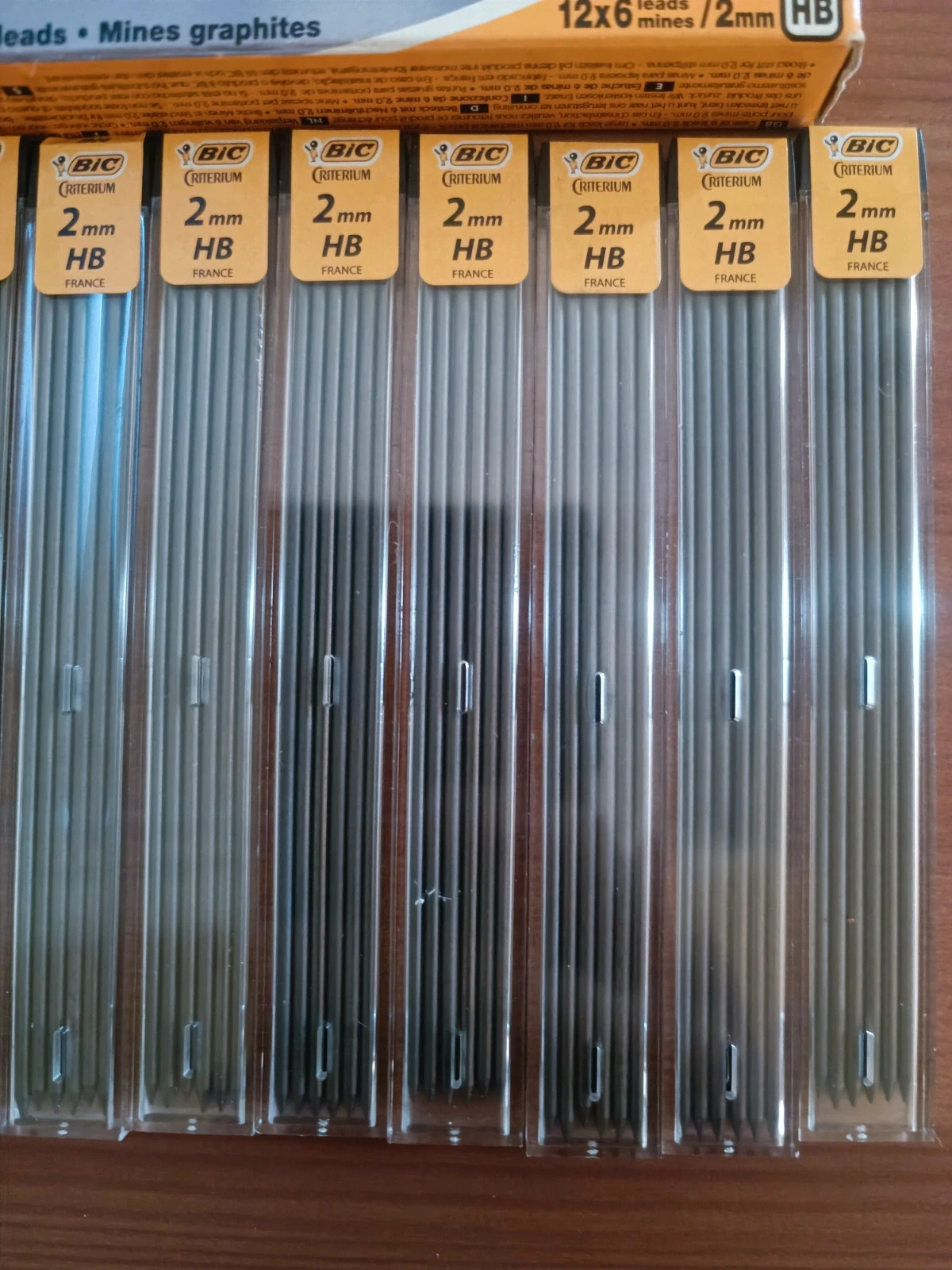 Lot de 54 mines graphites Bic 2MM – BIC 3