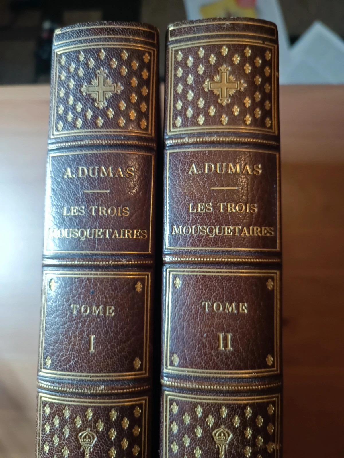 Livre en 2 tomes les Trois Mousquetaires Alexandre Dumas (1894) 2