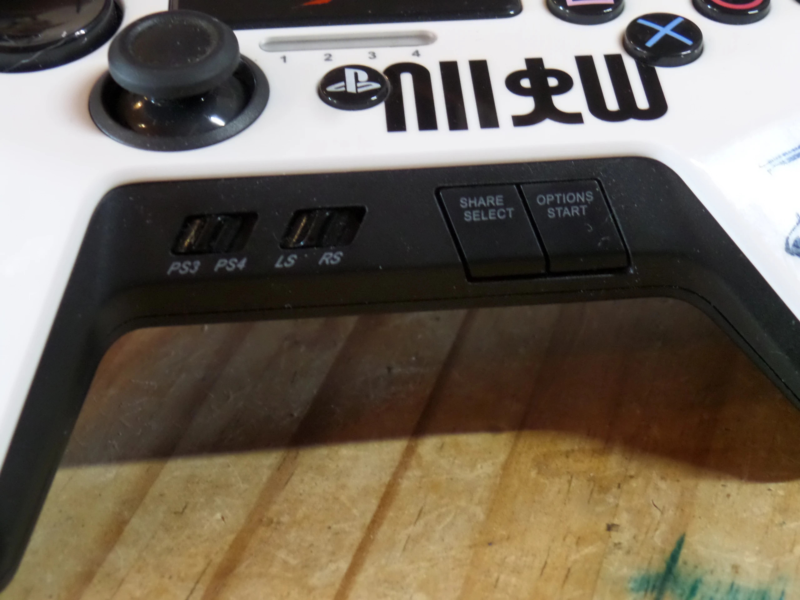 Manette Mad Catz filaire Street Fighter ( RYU) PS3/PS4 – Mad Catz 4