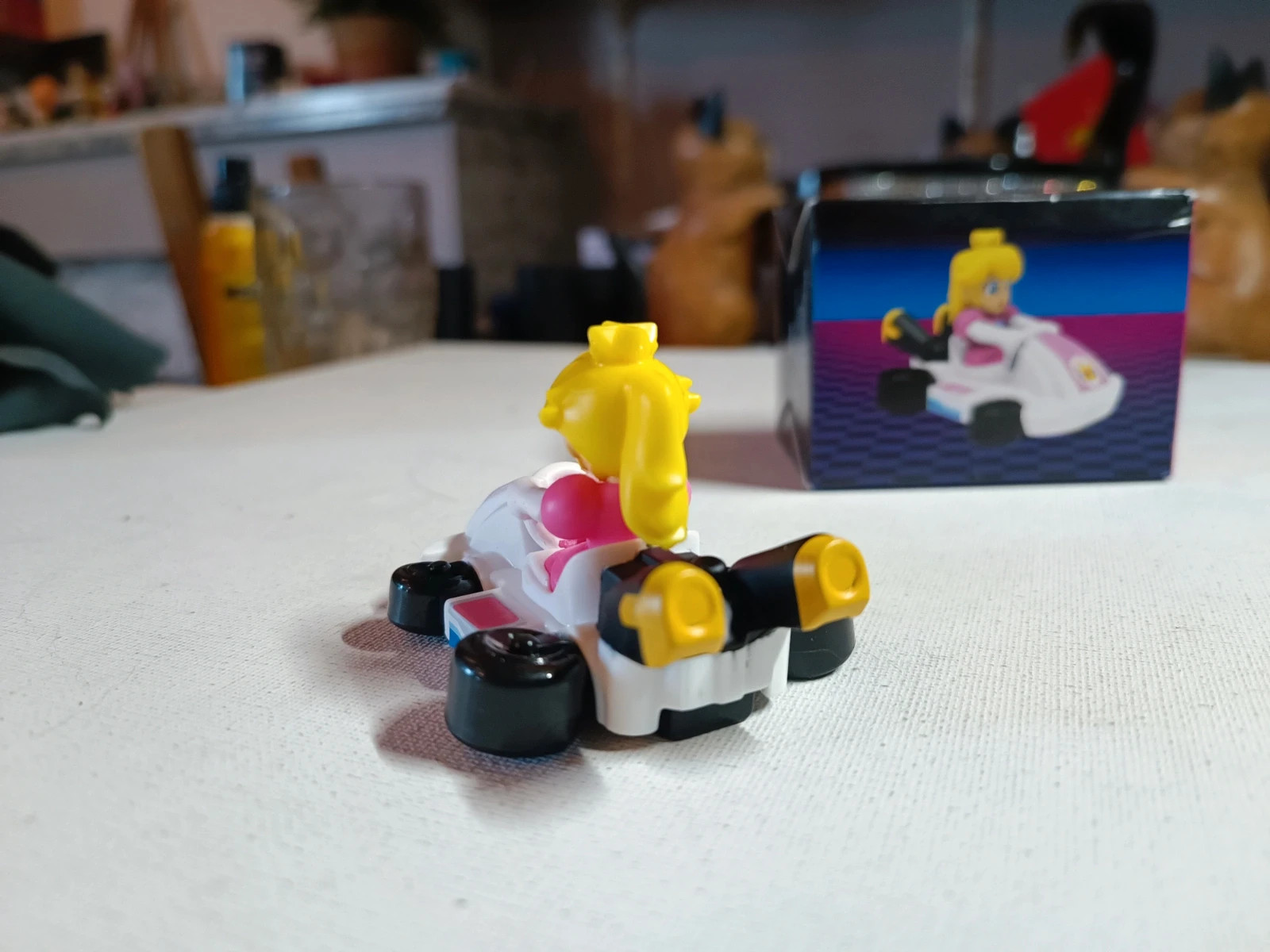 Figurine Mario Kart Princesse Peach – Mario Kart – taille Prématuré, jusqu'à 44cm 3